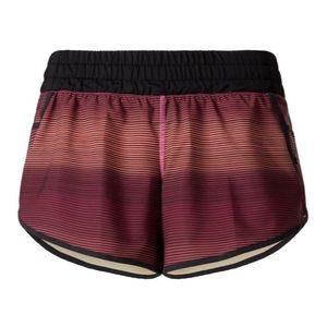 Lululemon tracker short red coral black stripe 8